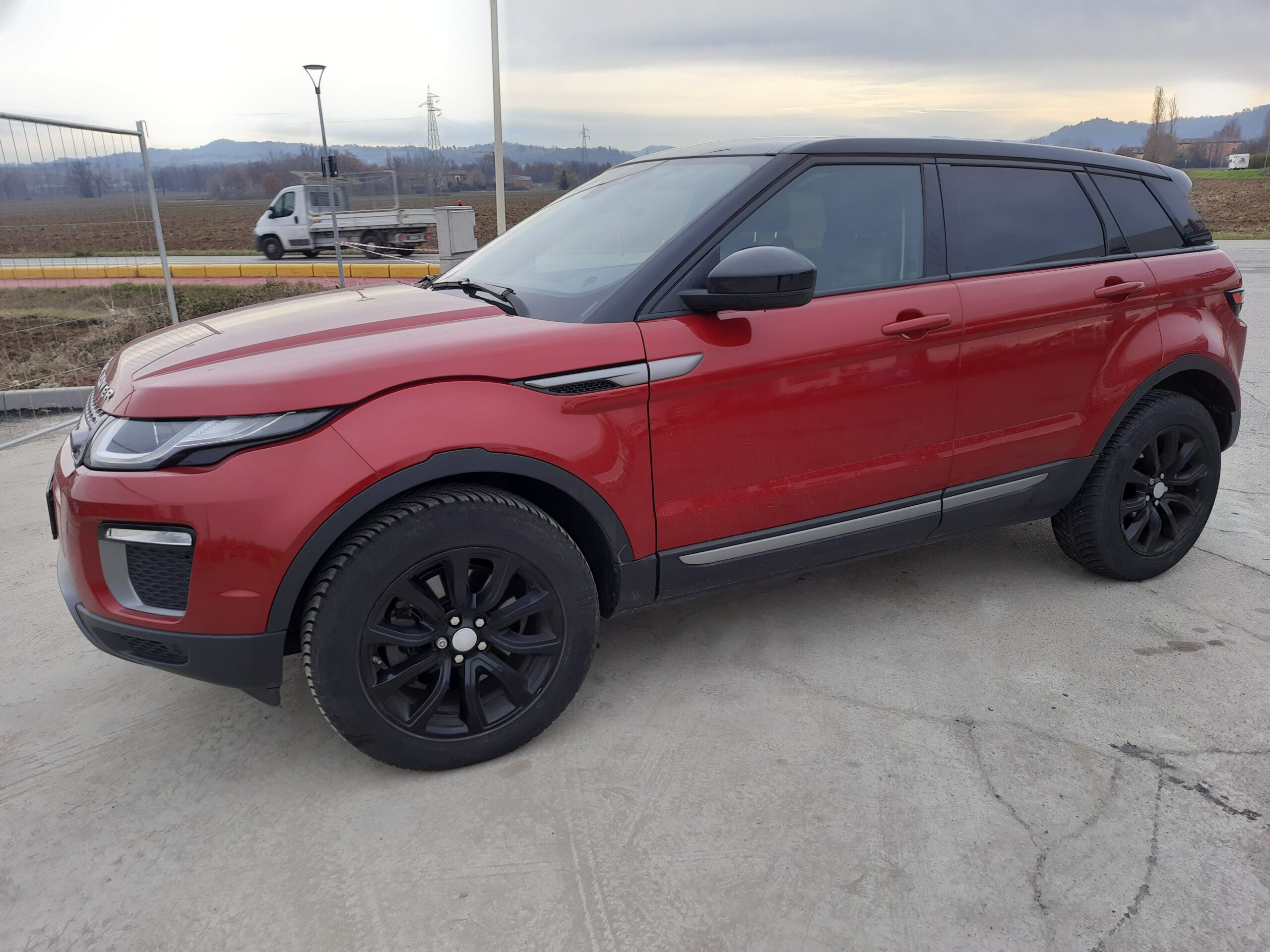 PRIVATO VENDE : * Land Rover Mod. Evoque